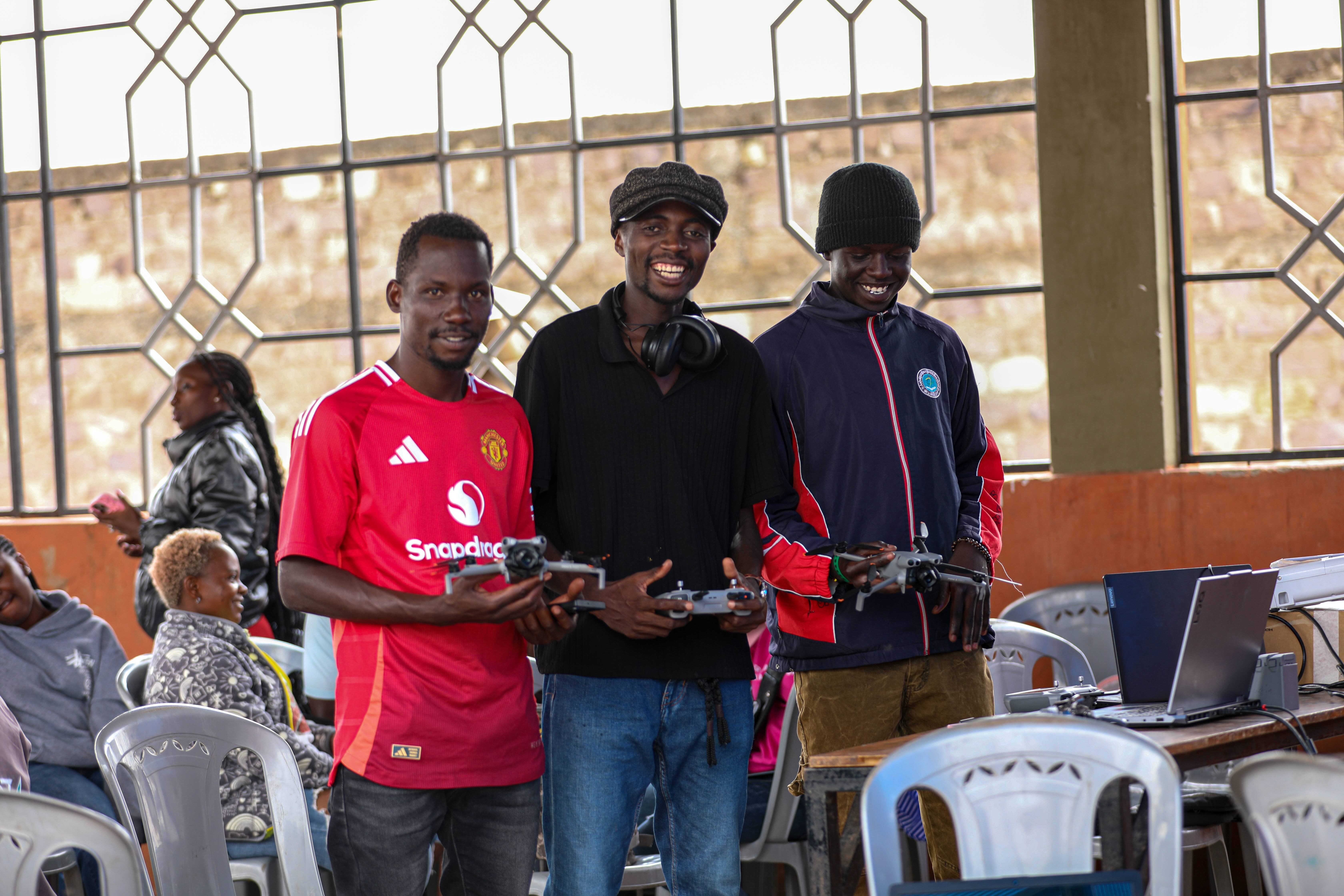 Allen Ochieng, pictured in the middle, Muungano wa Wanavijiji youth, Mathare. | Photo: HOT / SDI Kenya