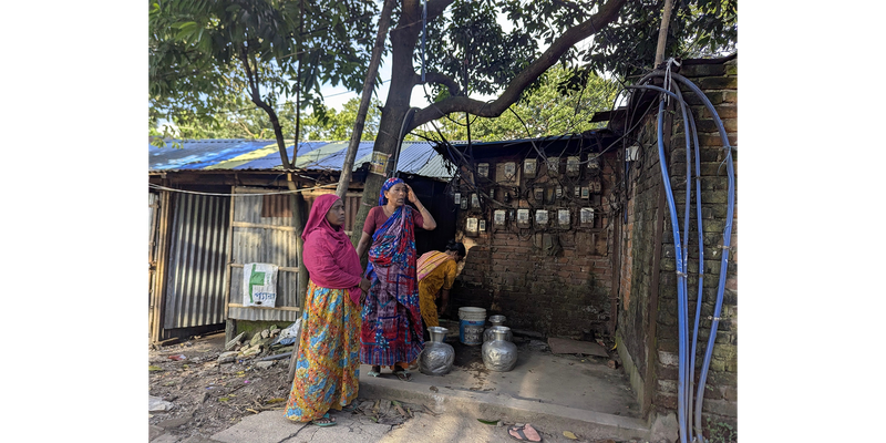 Residents queuing to collect water from vendor-operated tube-wells during limited supply hours | Photo: Samin Rahman