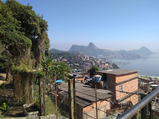 https://cdn.hotosm.org/website/Favela+Mapping+1.jpg